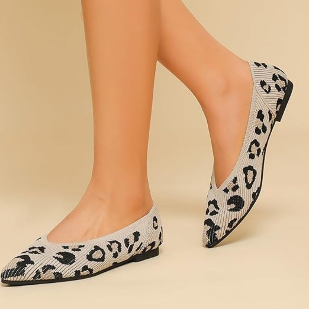 Women's pointed toe knit ballet
